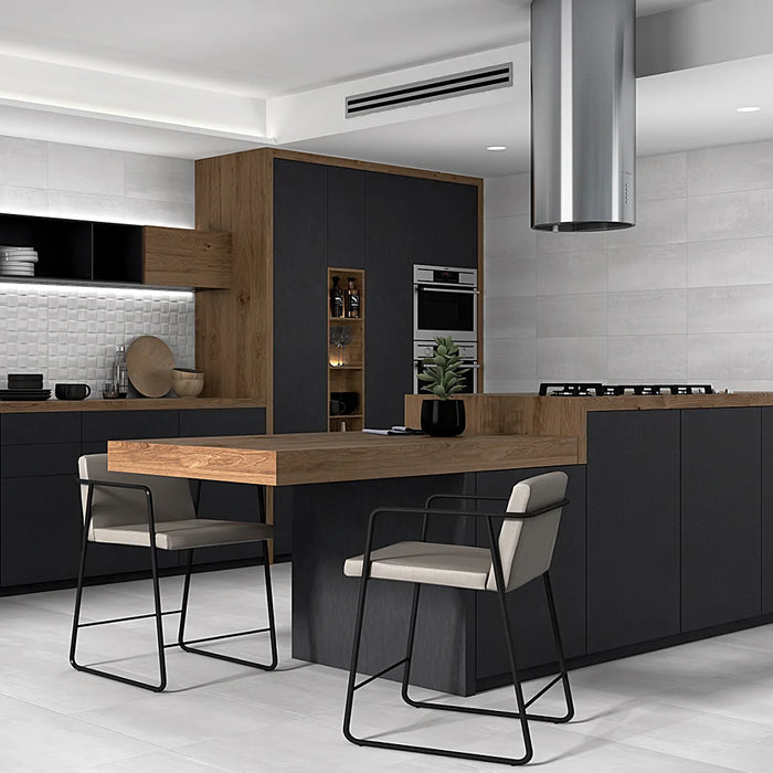 A kitchen backsplash styled with Barrington White tiles, creating a clean and contemporary look.