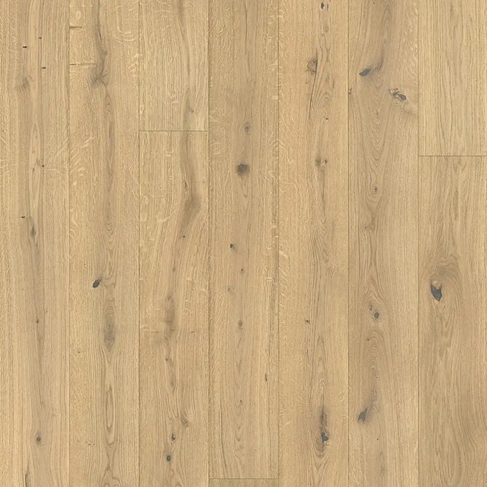 Close-up of Classic 3060 Pure planks showing fine oak grain and a smooth, matt lacquered finish.