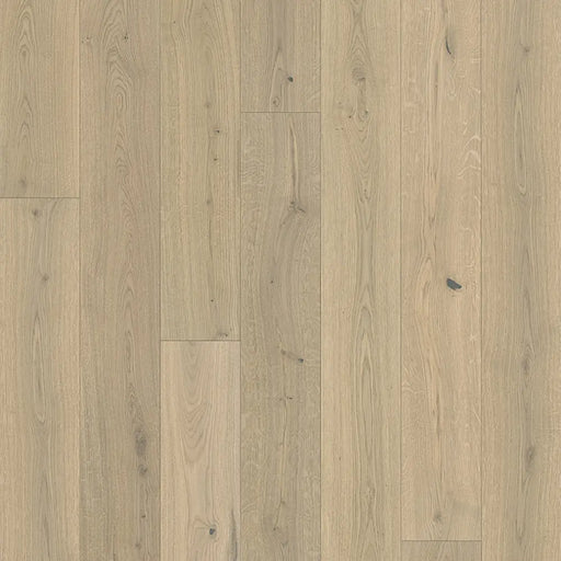 Close-up of Soave White planks showing light oak tones with a gentle whitewashed grain and smooth finish.