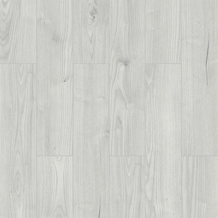Close-up of Orion Pulsar’s oak-effect finish and beveled edge detailing on a 12mm plank, highlighting its durable and natural-looking surface.