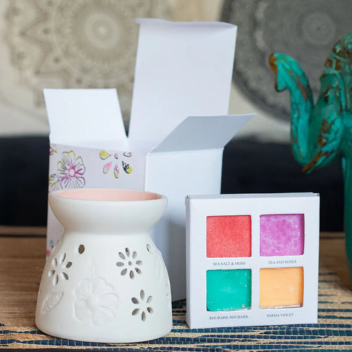 Agnes & Cat ceramic wax melter gift set with four mixed soy wax melts