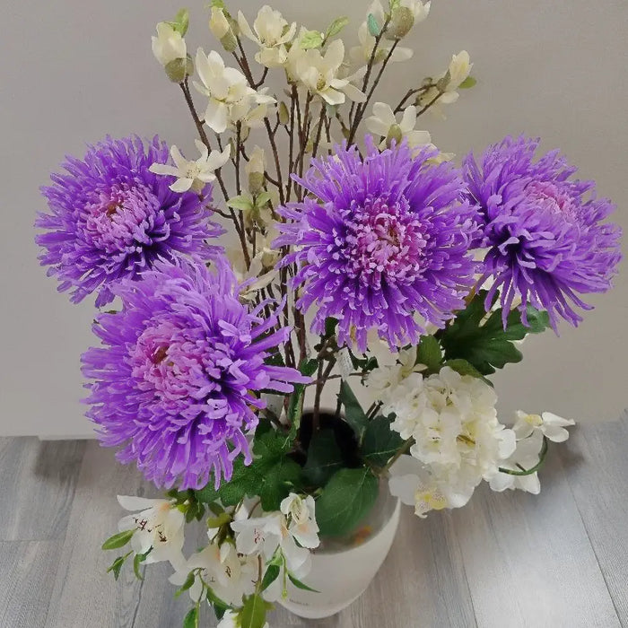 Artificial lilac chrysanthemum in a bouquet