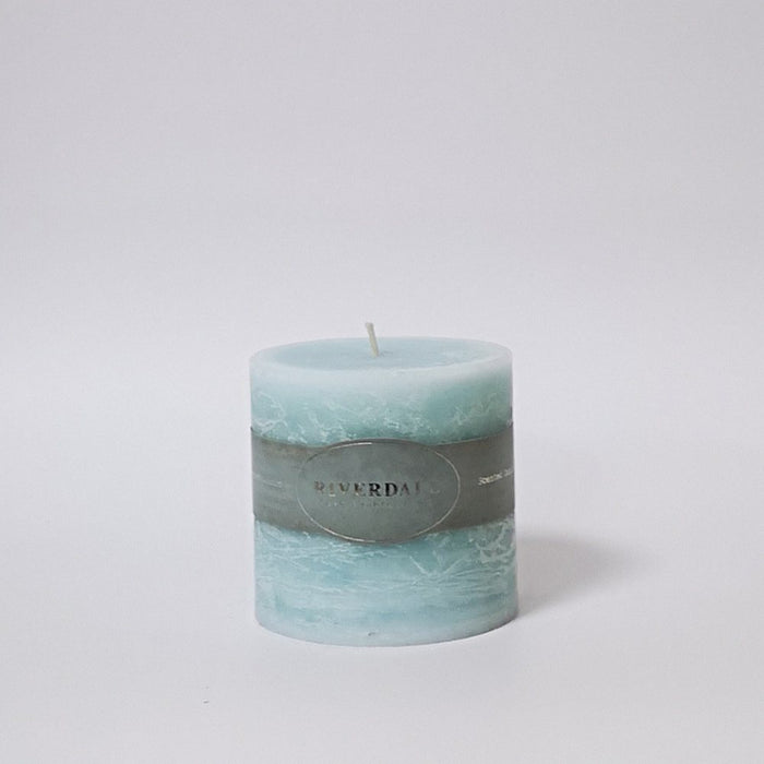 RIVERDALE Light Blue Scented Candle. Pomegranate and Cassis Fragrance