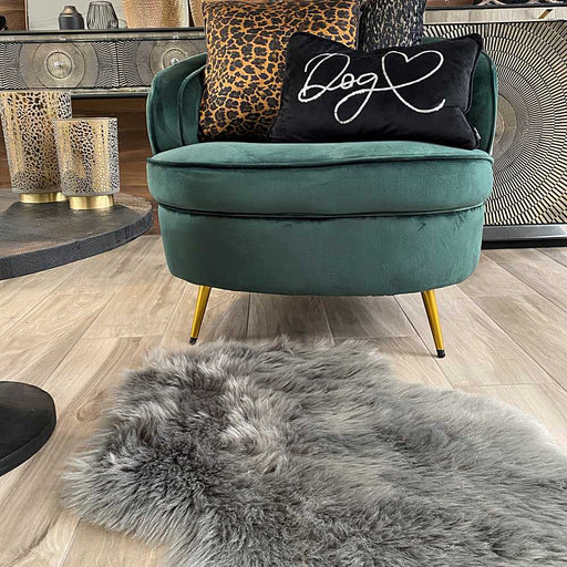 Irresistibly tactile faux sheepskin snug grey rug