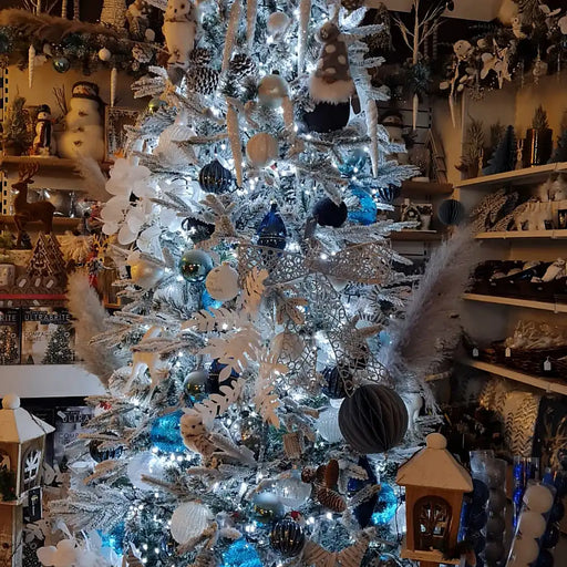 White LED Ultra Brite Christmas Lights On a Tree